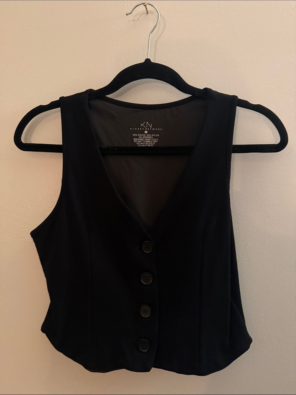 Black Button-Front Sleeveless Crop Vest by Klassy Network